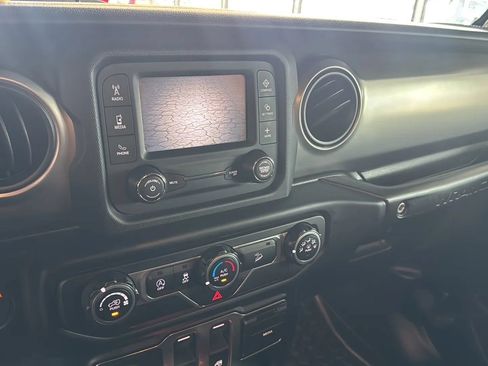 Used 2019 Jeep Wrangler Sport AWD/4WD image 18