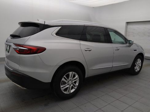 Used 2020 Buick Enclave Essence image 10