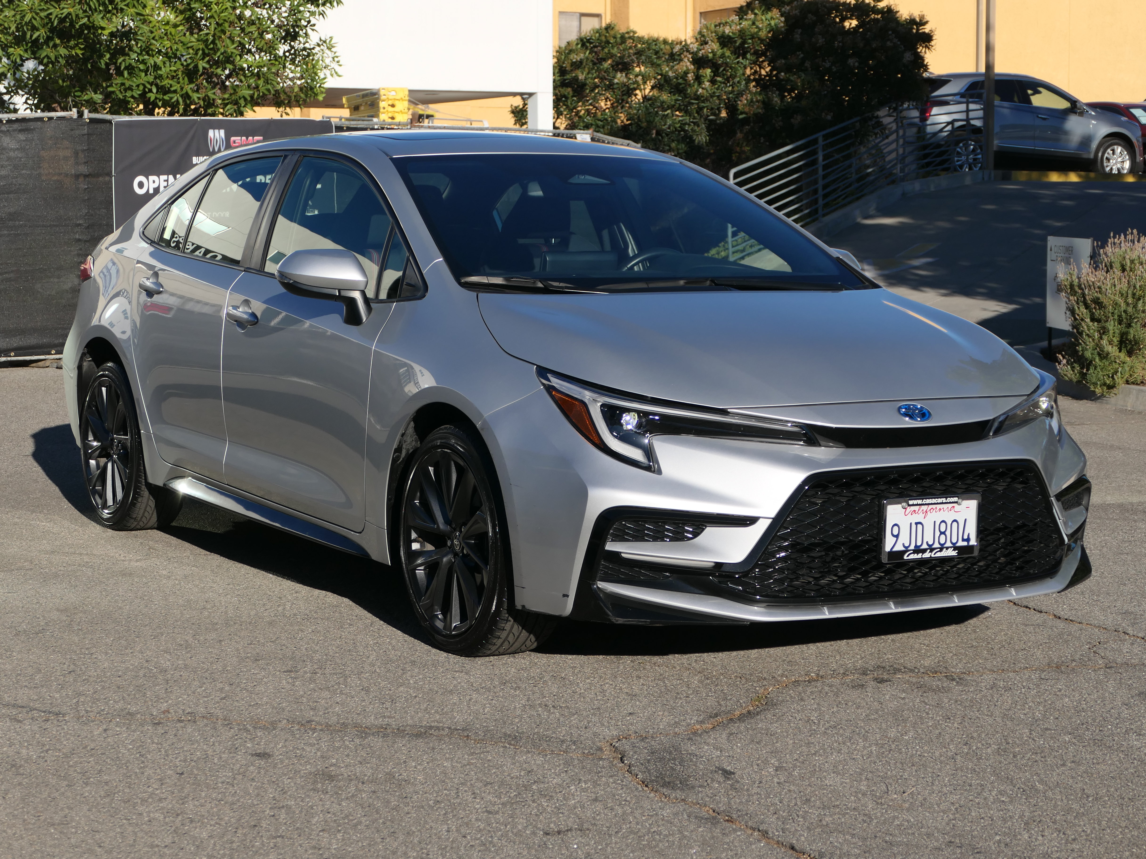 Used 2024 Toyota Corolla SE w/ SE Package FWD image 6