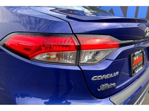 Used 2022 Toyota Corolla SE w/ Body Protection Package (TMS) FWD image 30