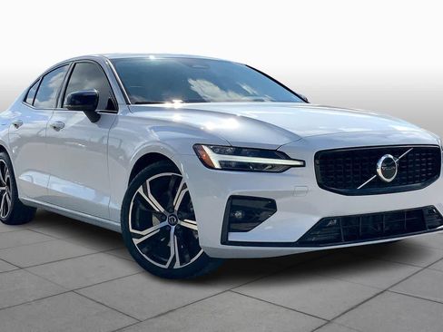 Used 2024 Volvo S60 B5 Core image 2