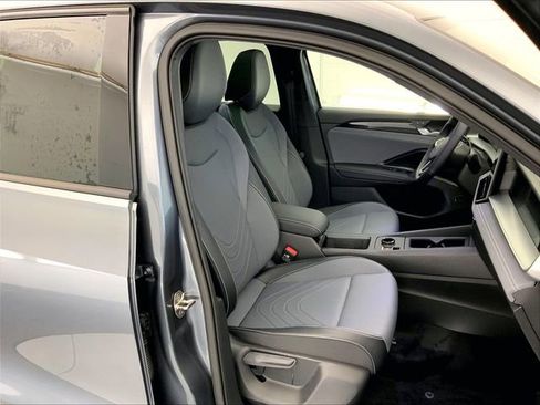 New 2026 Volkswagen Tiguan SE R-Line image 9