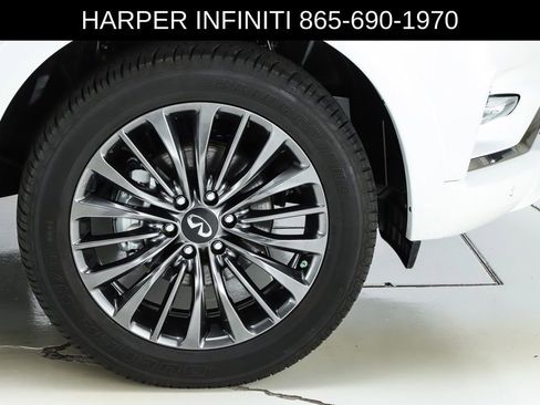 Used 2024 INFINITI QX80 Sensory image 15