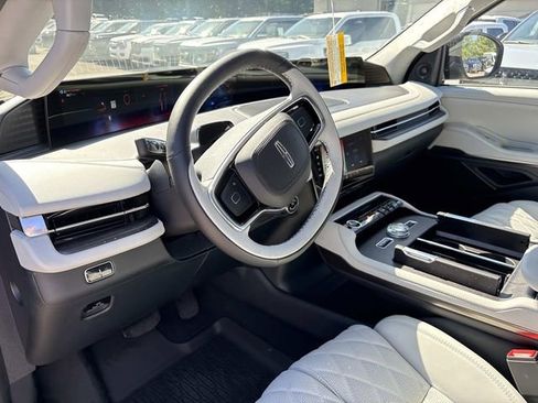 New 2026 Lincoln Navigator L Black Label AWD/4WD image 26