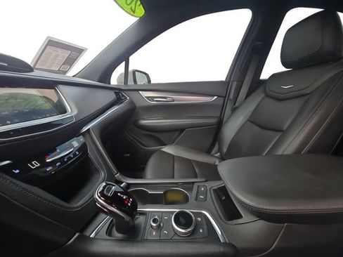 Used 2023 Cadillac XT6 Luxury AWD/4WD image 11