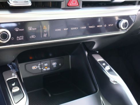 Used 2025 Kia Sorento S w/ Panoramic Sunroof Package FWD image 7
