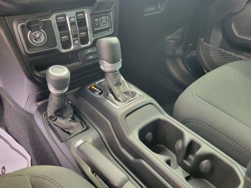 Used 2023 Jeep Wrangler Unlimited Sport AWD/4WD image 23