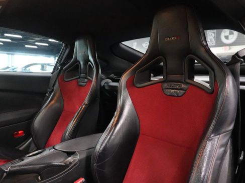Used 2016 Nissan 370Z NISMO image 11