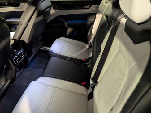 Certified 2024 Porsche Cayenne S AWD/4WD image 22