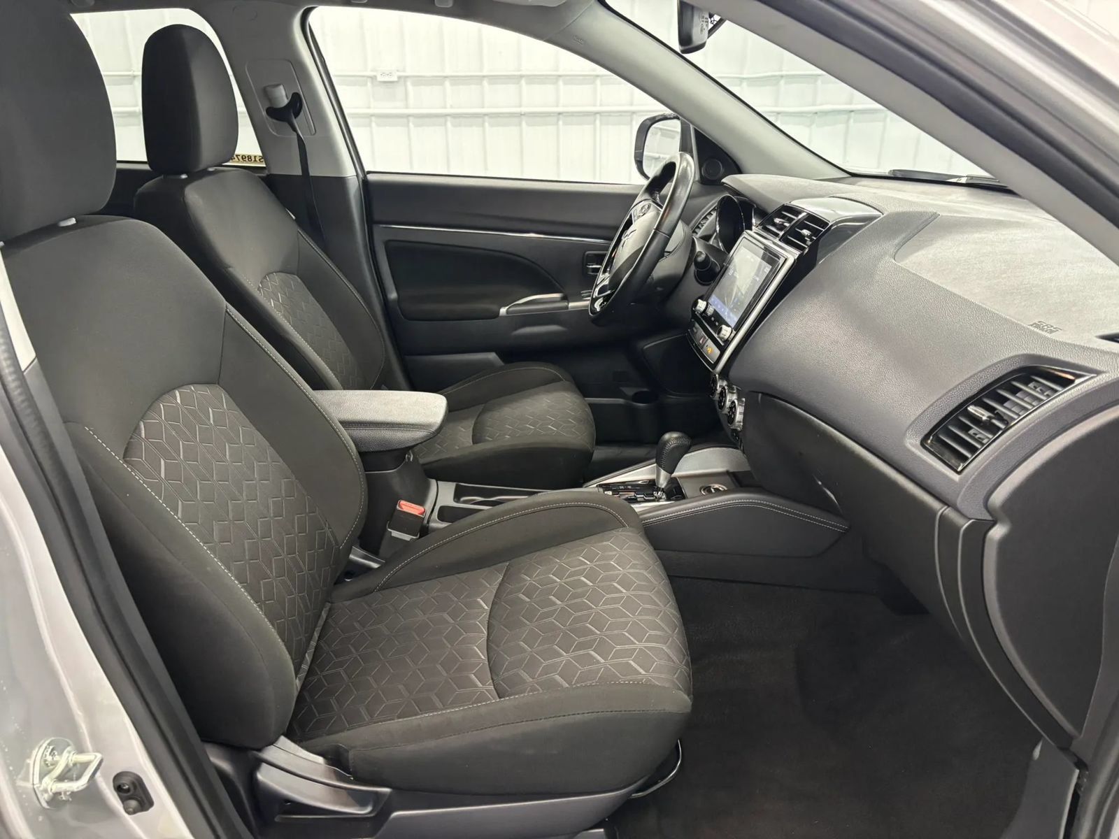 Used 2021 Mitsubishi Outlander Sport SE AWD/4WD image 31