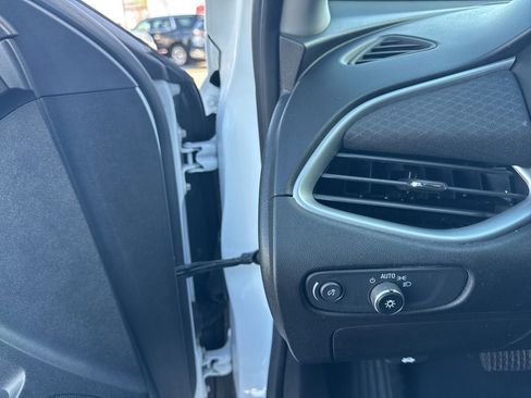 Used 2024 Chevrolet Malibu LT image 12