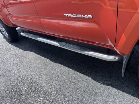 Used 2018 Toyota Tacoma SR5 AWD/4WD image 35