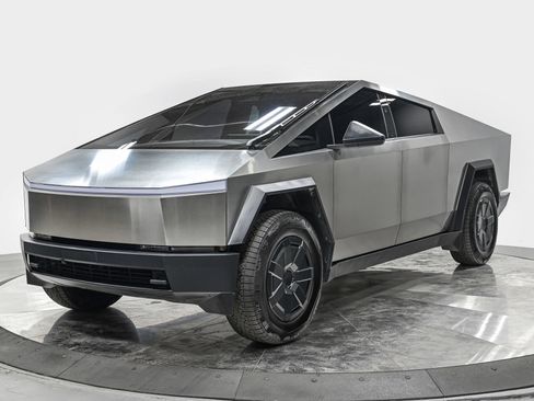 Used 2025 Tesla Cybertruck AWD Crew Cab image 1