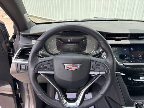 Used 2022 Cadillac XT6 Premium Luxury image 31