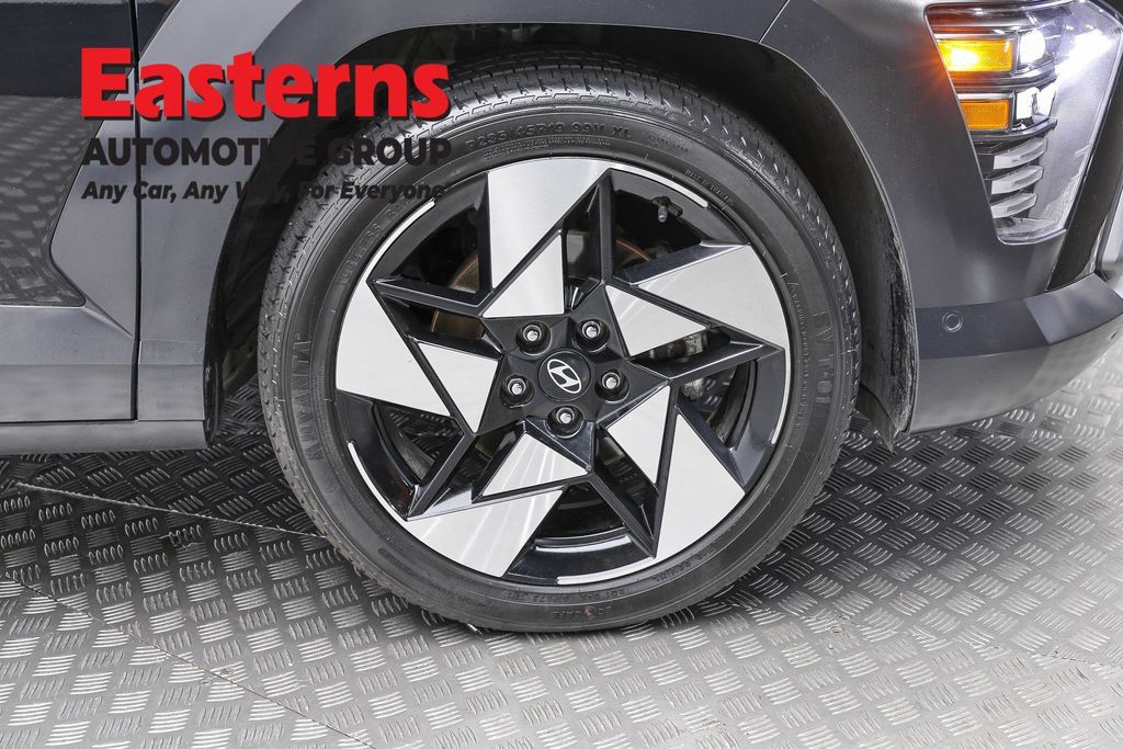 Used 2024 Hyundai Kona Limited FWD image 32