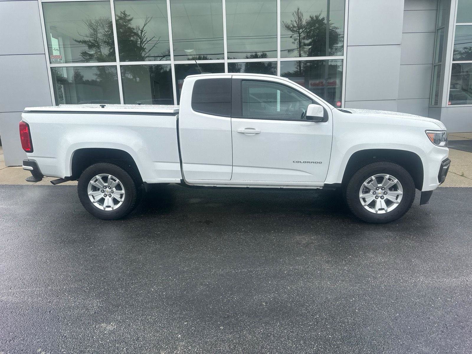 Used 2022 Chevrolet Colorado LT w/ Fleet Safety Package RWD image 2