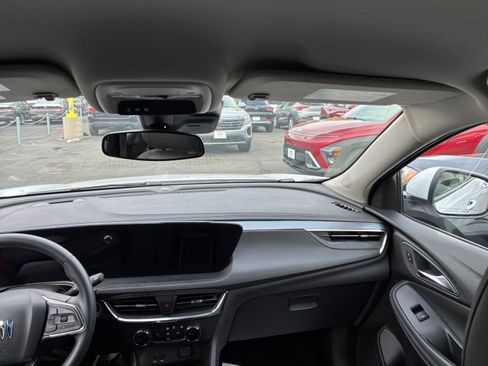 Used 2025 Buick Encore GX Preferred image 35