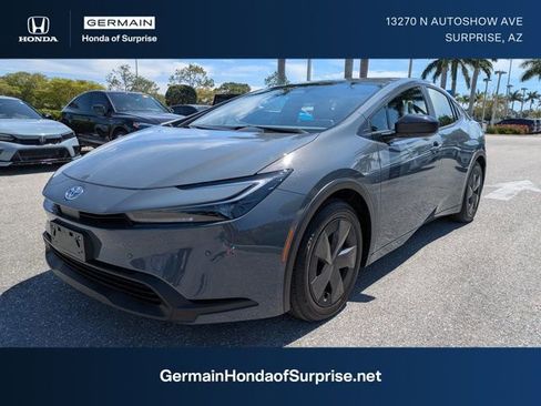 Used 2025 Toyota Prius LE image 1