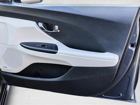 Used 2019 Hyundai Veloster Turbo Ultimate image 30