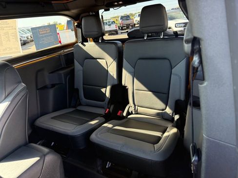 Used 2022 Ford Bronco Black Diamond image 10