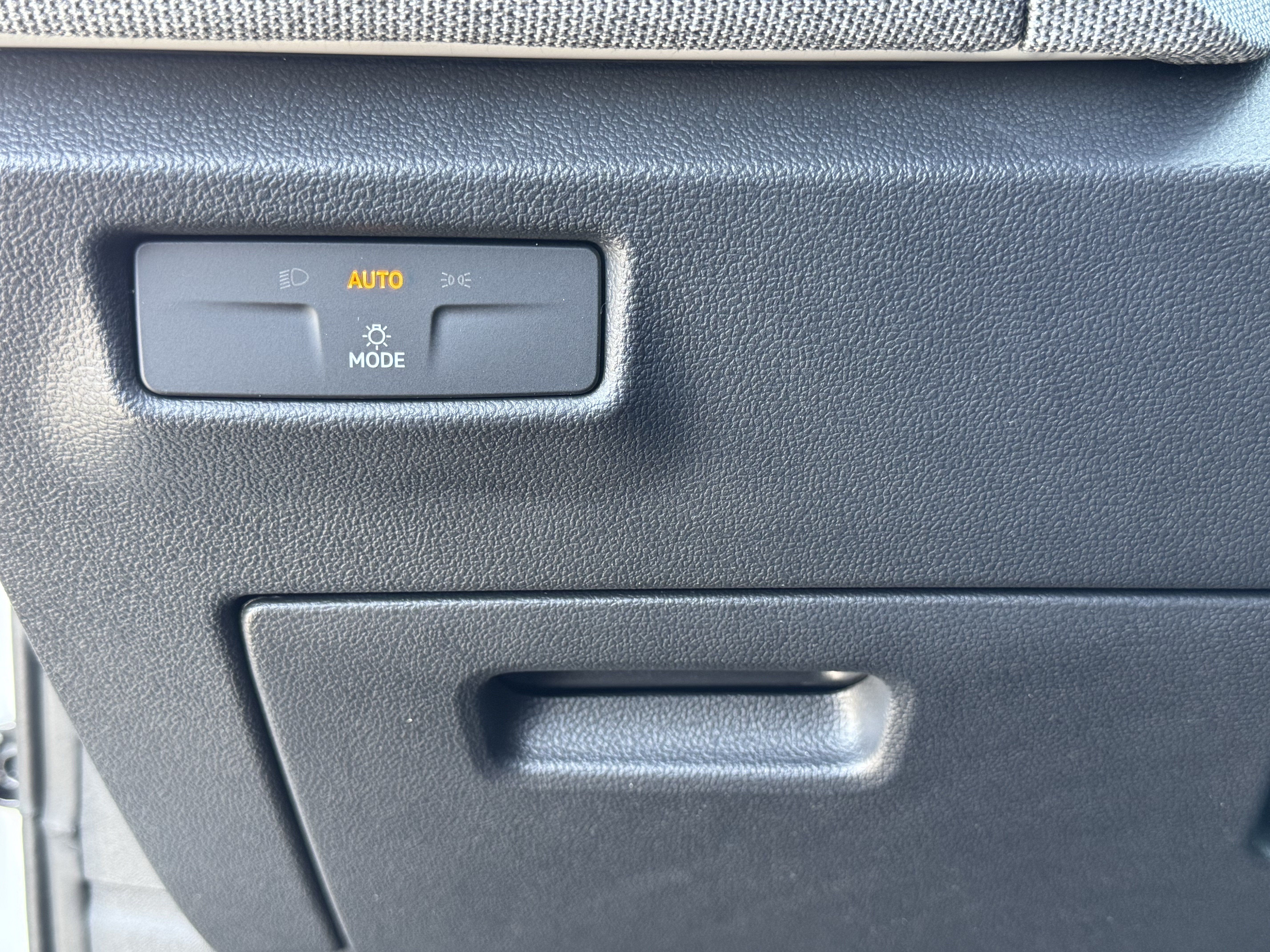 Certified 2025 Volkswagen Tiguan S FWD image 27