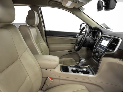 Used 2018 Jeep Grand Cherokee Limited image 31