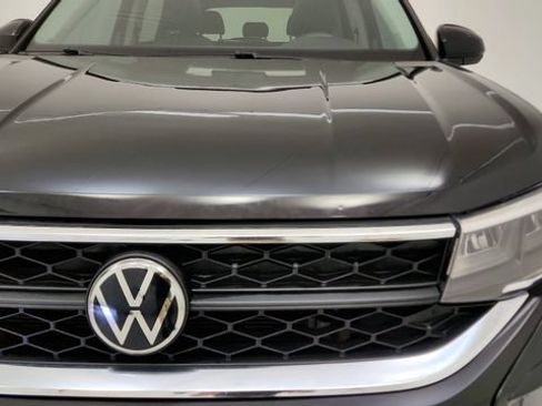 Used 2022 Volkswagen Taos SE FWD image 23