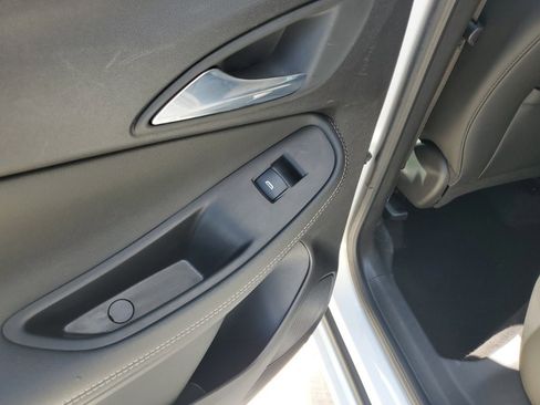 Used 2022 Buick Encore GX Select w/ Sport Touring Package image 9