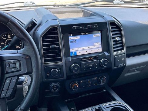 Used 2018 Ford F150 XLT w/ Equipment Group 302A Luxury AWD/4WD image 9