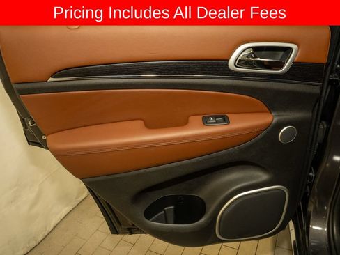 Used 2018 Jeep Grand Cherokee Summit AWD/4WD image 11