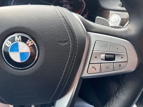 Used 2020 BMW 740i RWD image 25