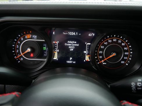 Used 2024 Jeep Wrangler Unlimited Rubicon AWD/4WD image 36