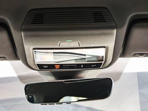 Used 2023 Volkswagen ID.4 Pro image 17