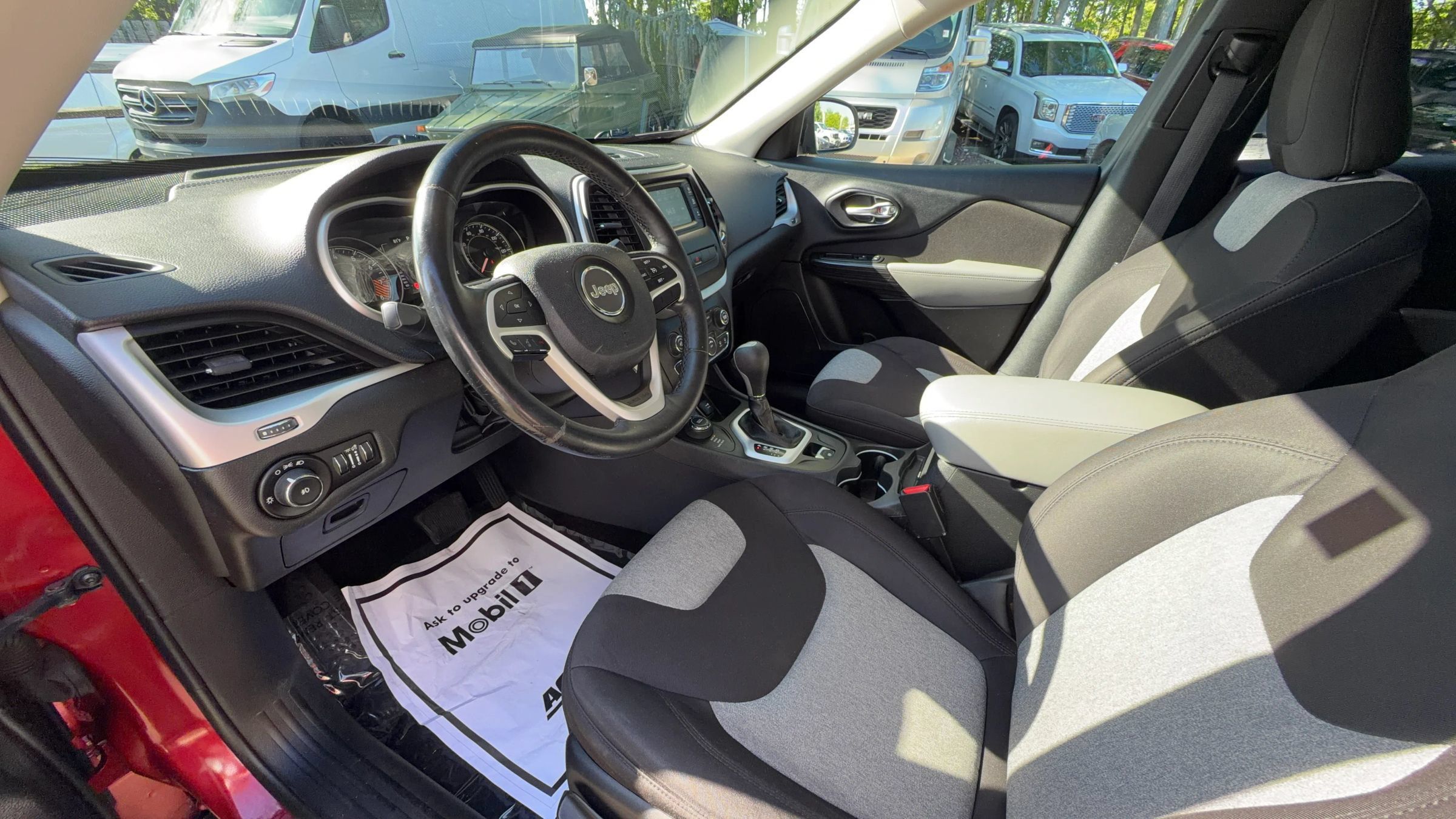 Used 2014 Jeep Cherokee Latitude w/ Cold Weather Group AWD/4WD image 24
