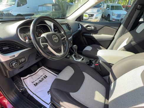 Used 2014 Jeep Cherokee Latitude w/ Cold Weather Group AWD/4WD image 24