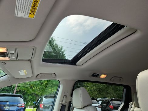 Certified 2025 Honda Odyssey EX-L image 15