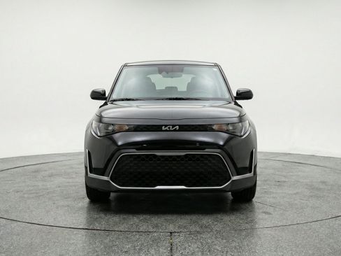Used 2025 Kia Soul LX w/ LX Technology Package FWD image 2
