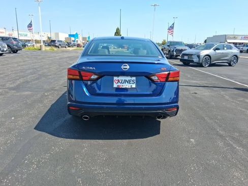 Used 2024 Nissan Altima 2.5 SR FWD image 9