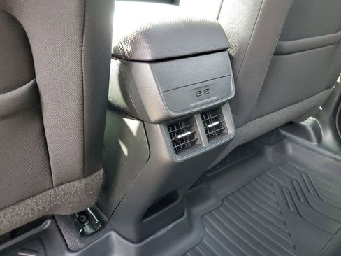 Used 2025 Chevrolet Equinox LT image 28