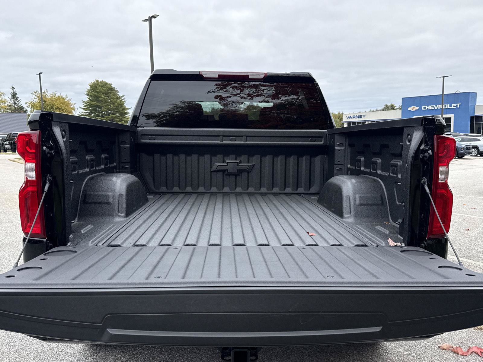 New 2026 Chevrolet Silverado 1500 RST w/ RST Select Package AWD/4WD image 9