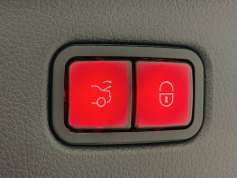 Certified 2023 Mercedes-Benz S 500 4MATIC w/ AMG Line image 22