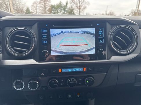 Used 2016 Toyota Tacoma 4x4 Double Cab image 19