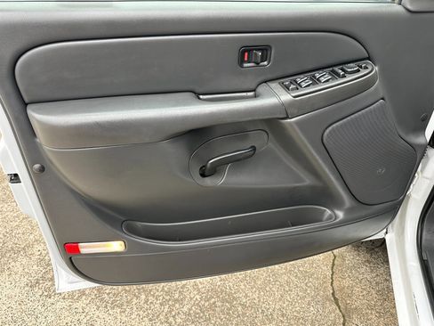 Used 2007 Chevrolet Silverado 2500 LT w/ Heavy-Duty Power Package image 13