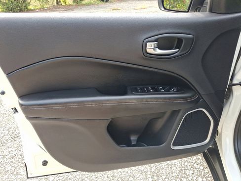 Used 2018 Jeep Compass Latitude w/ Popular Equipment Group image 23