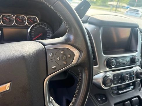 Used 2015 Chevrolet Suburban LT AWD/4WD image 15