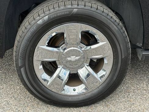 Used 2018 Chevrolet Suburban Premier RWD image 10