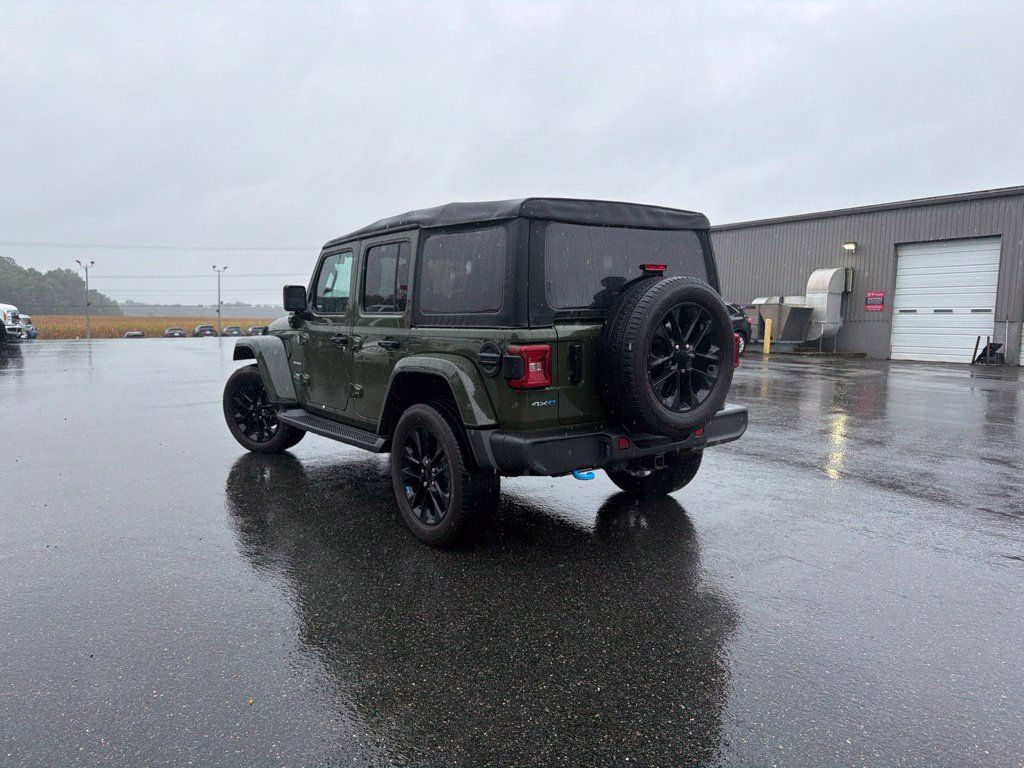 Used 2023 Jeep Wrangler Unlimited Sahara w/ Cold Weather Group AWD/4WD image 9