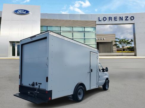 Used 2023 Ford E-350 and Econoline 350 Super Duty w/ Driver's Safety Package image 5