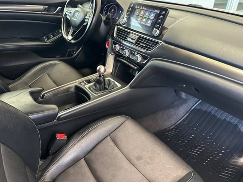 Used 2018 Honda Accord Sport image 15