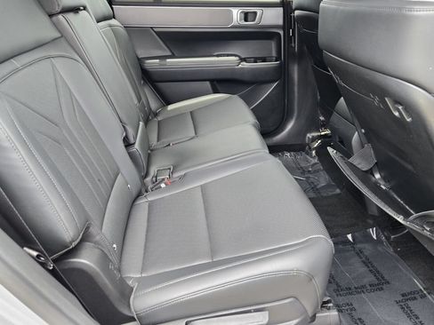 Certified 2025 Hyundai Santa Fe SEL FWD image 15